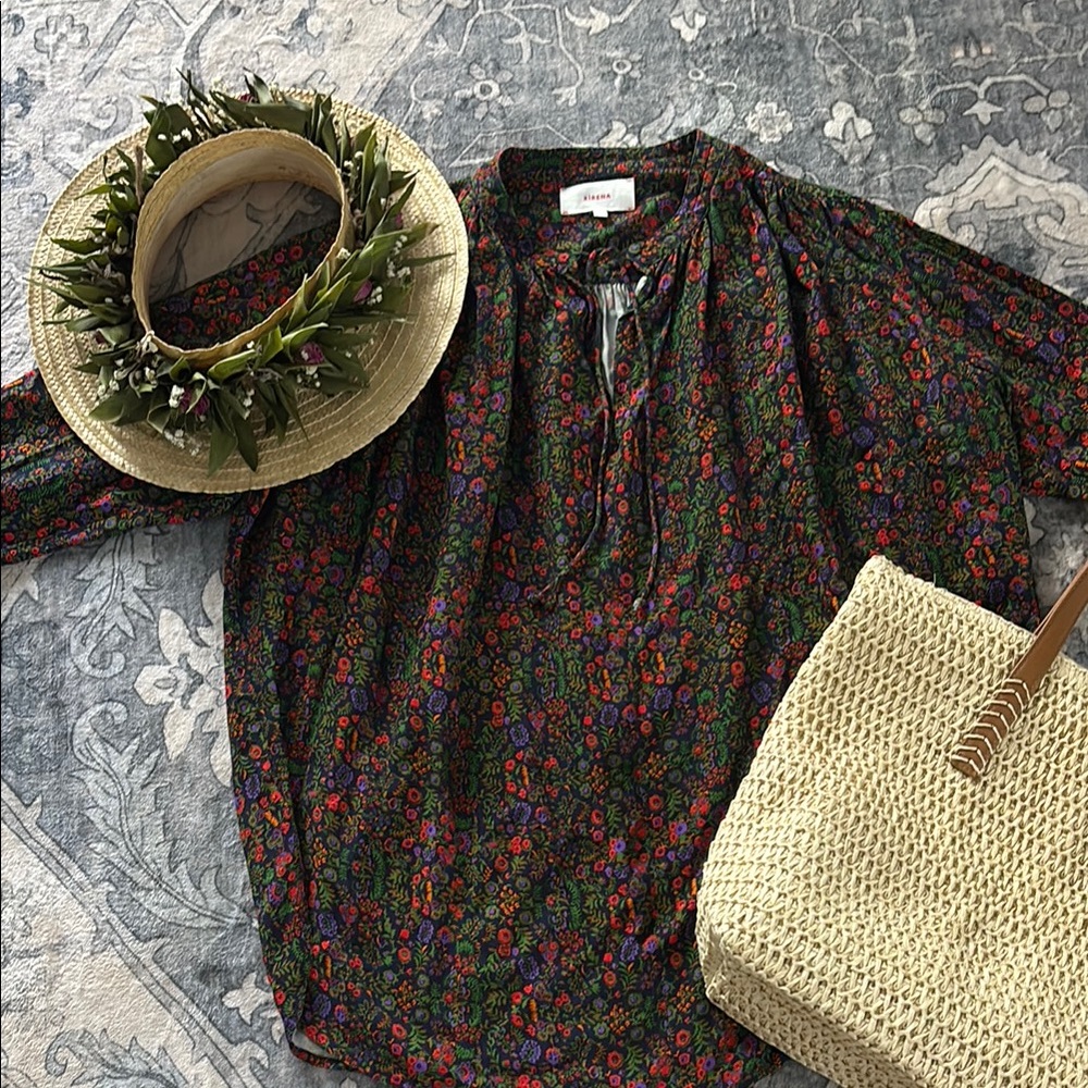 XiRENA Red and Green Long Sleeve Blouse with Mandarin Collar